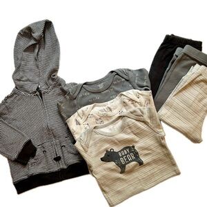 Carters 7 Piece 12M Neutral Baby Clothing Bundle Bodysuits Bottoms Hoodie Set